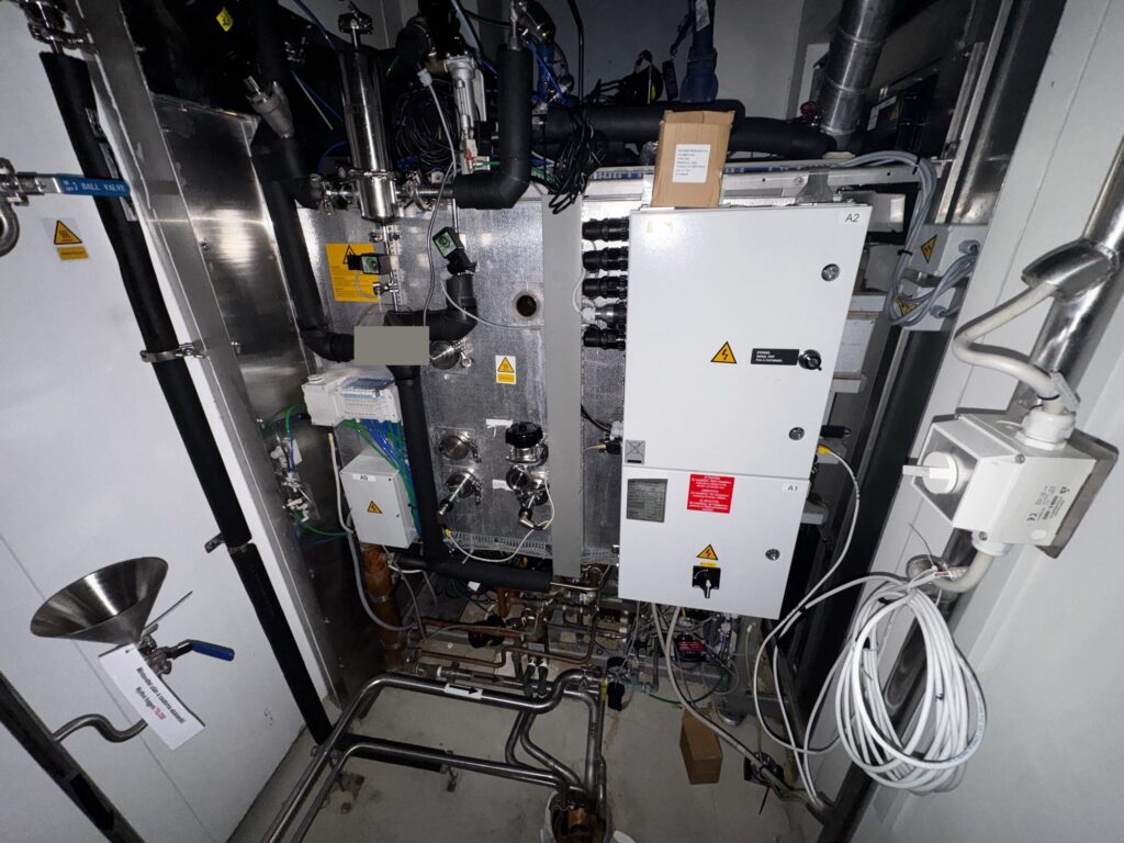 Getinge GE 2612 ARB-2 steam sterilizer, service side